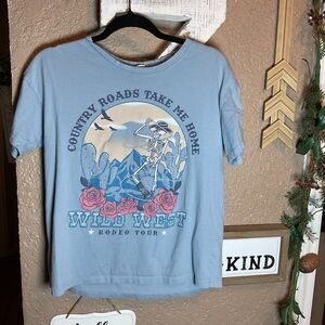 Vibe N’ Light Blue Wild West Rodeo Tour Skeleton Cowboy Graphic Tee Size Small